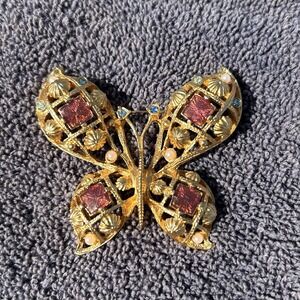AVON Vintage Butterfly Pin Brooch Gold‎ Tone Rhinestones Pearls 2.25 X 2.5